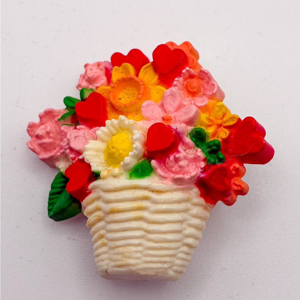 Vintage Hallmark Flowers And Hearts Valentines Basket Pin Plastic Kids Brooch 9$